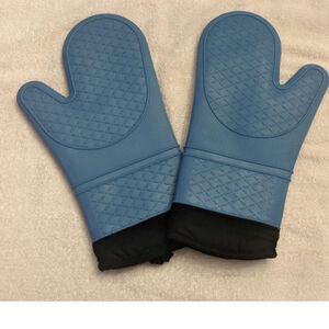 Silicone Wavy Texture Oven Mitts One Pair, Blue, Cotton Lined, NWOT